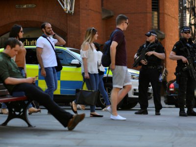 Des policiers à Manchester, le 26 mai 2017 - Ben STANSALL [AFP]