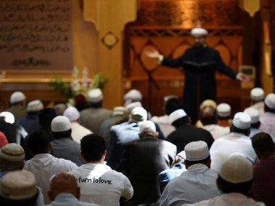 Des fidèles dans la grande mosquée de Manchester, le  26 mai 2017 - Oli SCARFF [AFP]