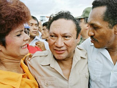 Manuel Noriega le 14 juin 1987 à David, à 350 kilomètres de Panama City - JONATHAN UTZ [AFP/Archives]