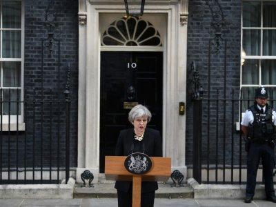 Devant Downing Street, Theresa May fait une déclaration sur l'attentat à Londres le 4 juin 2017 - Justin TALLIS [AFP]