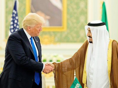 Le président américain Donald Trump et le roi Salmane d'Arabie, le 20 mai 2017 à Ryad - BANDAR AL-JALOUD [Saudi Royal Palace/AFP/Archives]