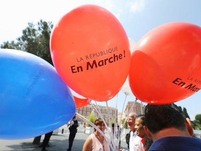 Des partisans de la République en marche en campagne à Nice, le 3 juin 2017 - [AFP/Archives]