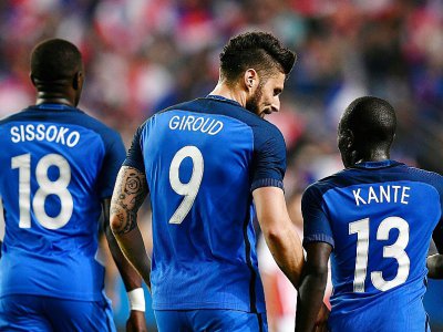 Les Français Moussa Sissoko, Olivier Giroud et N'Golo Kante lors du match amical contre le Paraguay, le 2 juin 2017 à Rennes - FRANCK FIFE [AFP]