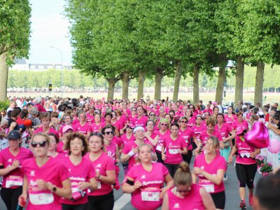 Le public, lui aussi, est venu nombreux pour applaudir et encourager les 25 000 coureuses de la Rochambelle. - Léa Quinio