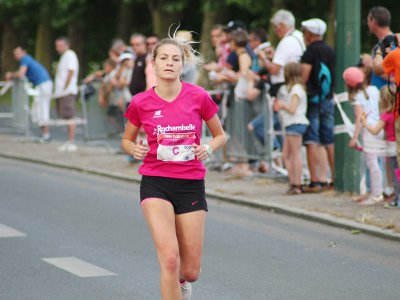 Nathalie Chaumont, miss Normandie en 2013, termine sur le podium de la Rochambelle. Elle ne fait jamais les choses à moitié... - Léa Quinio
