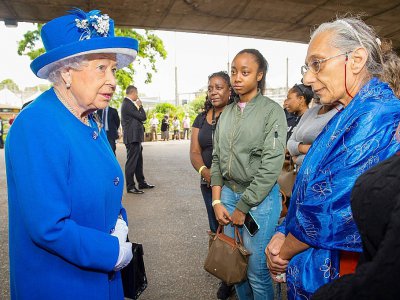 La reine Elizabeth II s'est rendue sur place vendredi  16 juin 2017 au matin, saluant les secouristes et les résidents.  - Dominic Lipinski [POOL/AFP]