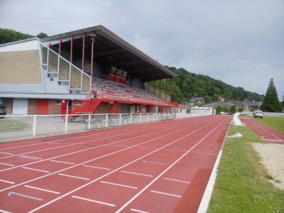 Le stade Bigot à Lillebonne accueille le 13ème meeting d'athlétisme de la ville, le 17 juin 2017. - Gilles Anthoine