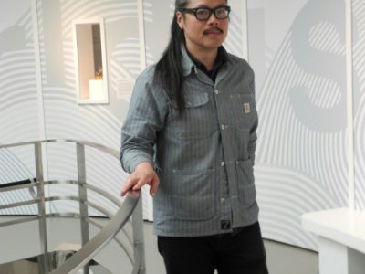 L'artiste d'origine taïwanaise C. Spencer Yeh au Rubin Museum of Art pour l'exposition "World Is Sound", le 15 juin 2017 à New York - Shaun TANDON [AFP]