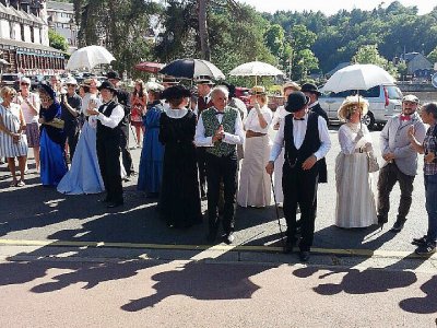 La fête Belle époque organisée dimanche 25 juin 2017 au bord du lac de Bagnoles de l'Orne.