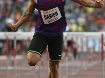 Le Français Garfield Darien, devenu mercredi 28 juin 2017 le 2e performeur de l'année sur 110 m haies, à Ostrava en République Tchèque - MILAN KAMMERMAYER [AFP]