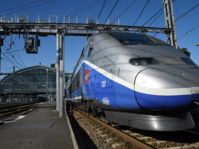 Le TGV Paris-Bordeaux dans la capitale girondine, le 2 juillet 2017 - MEHDI FEDOUACH [AFP]