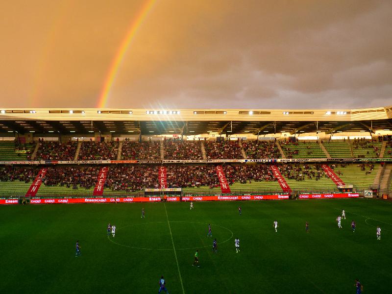 12 575 spectateurs pour le Caen-Toulouse du 10 septembre, bien loin de la moyenne de 19 658 spectateurs lors de la saison 2007/2008. - Maxence Gorréguès - Tendance Ouest