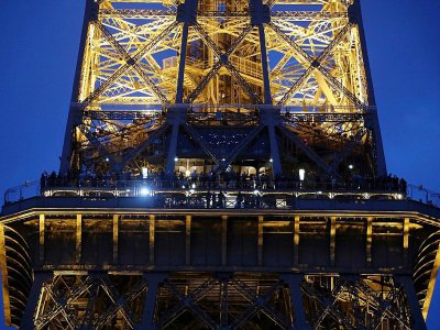 Le restaurant Jules Verne, au deuxième étage de la Tour Eiffel, à Paris, où les couples Macron et Trump vont déjeuner jeudi soir - ludovic MARIN [AFP]