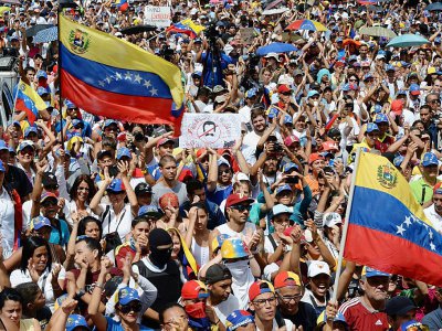 Manifestation contre le président vénézuélien Nicolas Maduro, le 9 juillet 2017 à Caracas - Federico PARRA [AFP]