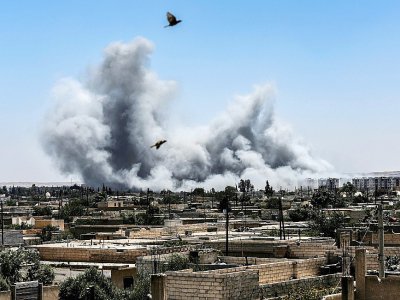 Attaque aérienne sur Raqa sous contrôle de l'Etat islamique le 15 juillet 2017 - BULENT KILIC [AFP/Archives]