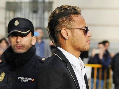 Neymar arrive au tribunal de Madrid, le 2 février 2016 - CURTO DE LA TORRE [AFP/Archives]
