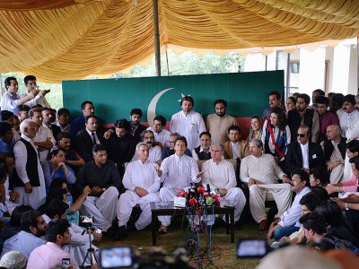 Le chef de l'opposition pakistanaise, Imran Khan, s'exprime à sa résidence d'Islamabad le 28 juillet 2017 après la chute du Premier ministre Nawaz Sharif - AAMIR QURESHI [AFP]
