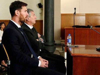 L'international de football Lionel Messi (G) le 2 juin 2016 lors de son procès à Barcelone (Espagne) - ALBERTO ESTEVEZ [AFP/Archives]