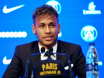 Le joueur brésilien Neymar à Paris, le 4 août 2017 - Lionel BONAVENTURE [AFP]