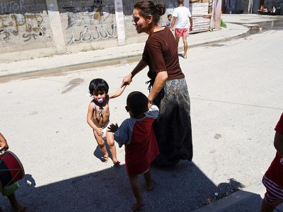 Des enfants dans le quartier rom à Mitrovica, au Kosovo, le 7 juillet 2017 - Armend NIMANI [AFP/Archives]