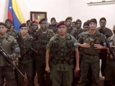 Capture vidéo d'une vidéo postée sur les réseaux sociaux le 6 août 2017 du leader de l'opération contre une base militaire à Valencia  Juan Carlos Caguaripano - HO [HANDOUT/AFP]