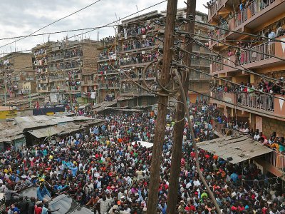 L'opposant Raila Odinga, le 13 août 2017, quitte le bidonville de Mathare à Nairobi - CARL DE SOUZA [AFP]