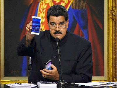 Le président socialiste vénézuélien Nicolas Maduro, le 22 août 2017 lors d'une conférence de presse au palais présidentiel de Miraflores à Caracas - Juan BARRETO [AFP]