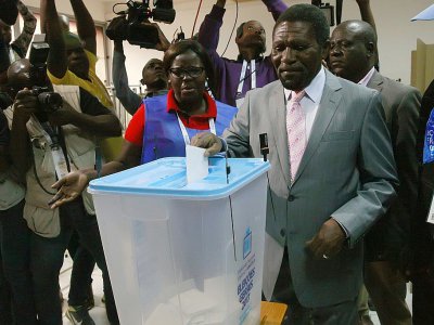Le principal candidat de l'opposition angolaise, Isais Samakuva, vote à Luanda le 23 août 2017 - AMPE ROGERIO [AFP]