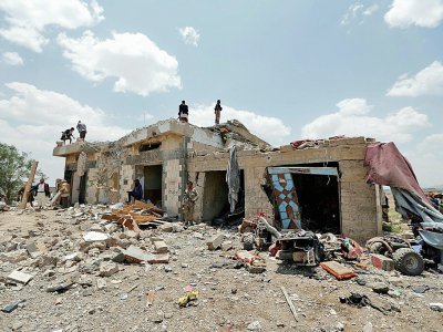 Site d'Arhab, localité située à la sortie nord de Sanaa, frappé par un raid aérien, le 23 août 2017 - Mohammed HUWAIS [AFP]