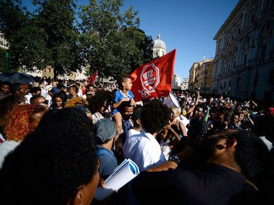 Manifestation à Rome après la violente évacuation de réfugiés à Rome, le 26 août 2017 - FILIPPO MONTEFORTE [AFP]