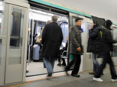 Les sept mineurs impliqués opéraient également sur les Grands Boulevards et la ligne 9 du métro parisien - MIGUEL MEDINA [AFP/Archives]