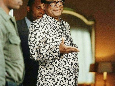 L'ex-président du Zaïre Mobutu Sese Seko dans sa résidence privée, le 30 avril 1997 - ERIC FEFERBERG [AFP/Archives]