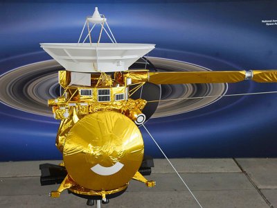 Une réplique de la sonde Cassini, le 13 septembre 2017 à Pasadena - Robyn Beck [AFP]