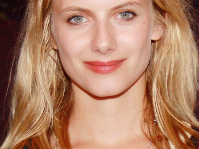Mélanie Laurent The connection: Bender was one of the producers behind Gore's documentary An Inconvenient Truth. Bender also attended the Nashville Film Festival in 2007, where he received the President's Award. Premiere celebrity guests at the priva - Copyright Bev Moser 2009