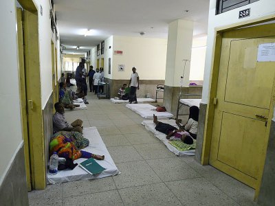 Des réfugiés musulmans rohingyas birmans réfugiés dans l'hôpital Sadar à Cox's Bazar au Bangladesh, le 25 septembre 2017 - DOMINIQUE FAGET [AFP]