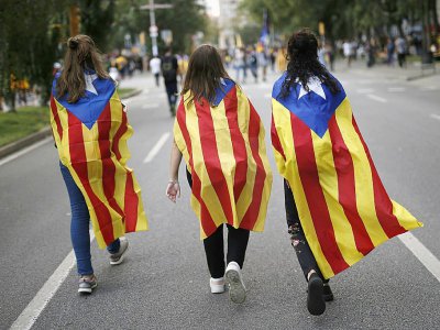 Des étudiants manifestent pour défendre le référendum d'autodétermination, le 28 septembre 2017 à Barcelone - PAU BARRENA [AFP]