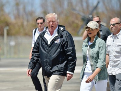 Arrivée de Donald Trump à Puerto Rico, le 3 octobre 2017 sur la base militaire Luis Muñiz, à une quinzaine de kilomètres à l'est de San Juan - HECTOR RETAMAL [AFP]