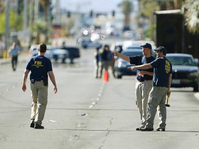 Des enquêteurs du FBI sur les lieux d'une fusillade, le 3 octobre 2017 à Las Vegas - Mark RALSTON [AFP]