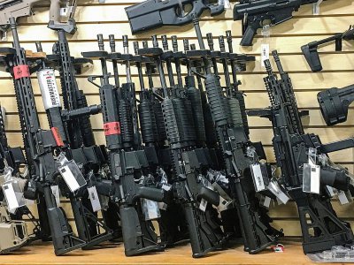 Des armes semi-automatiques en vente chez un armurier de Las Vegas, le 4 octobre 2017 - Robyn Beck [AFP]