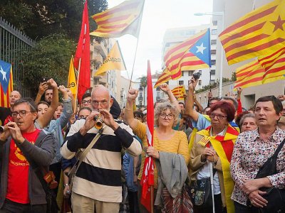 Manifestation à Perpignan, en France, devant le consulat d'Espagne contre les violences policières en Catalogne, le 2 octobre 2017 - RAYMOND ROIG [AFP/Archives]