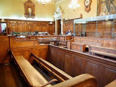 La Cour d'assises de Paris avant le début du procès du frère de Mohamed Merah, le 2 octobre 2017 - Eric FEFERBERG [AFP/Archives]