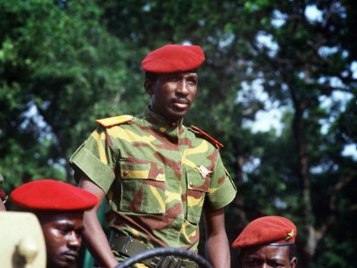 Thomas Sankara, président du Burkina Faso, le 4 août 1985 à Ouagadougou - DANIEL LAINE [AFP/Archives]