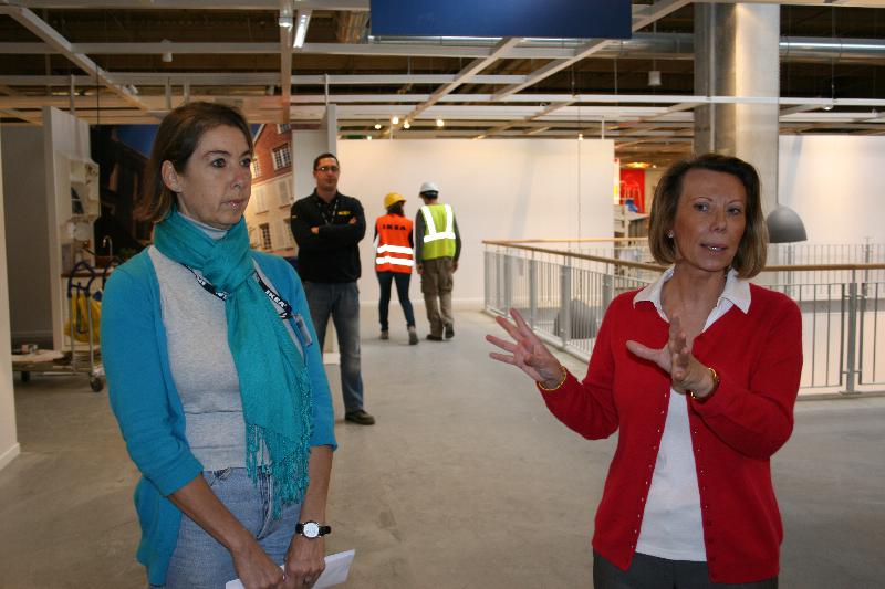 Christine Frick (à droite), directrice d'Ikea Caen