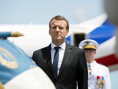 Emmanuel Macron arrive en Guyane, le 26 octobre 2017 à Cayenne - RONAN LIETAR [POOL/AFP]