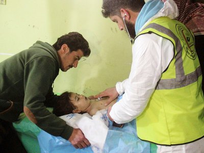 Un enfant syrien est soigné dans un hôpital de Khan Cheikhoun, après une attaque au gaz sarin, le 4 avril 2017 - Omar haj kadour [AFP/Archives]