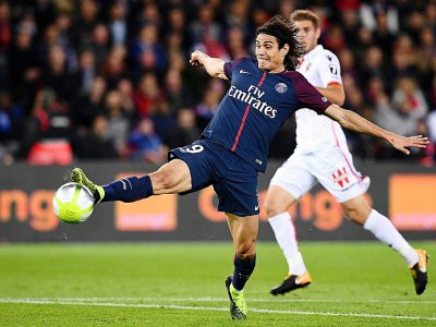 L'attaquant uruguayen du Paris Saint-Germain Edinson Cavani lors du match de Ligue 1 contre Nice au Parc des Princes, le 27 octobre 2017 - FRANCK FIFE [AFP]