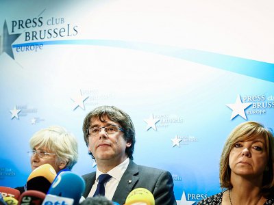 Le président catalan destitué par Madrid, Carles Puigdemont, lors d'une conférence de presse à Bruxelles, le 31 octobre 2017 - Aurore Belot [AFP]