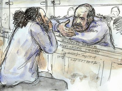 Abdelkader Merah (G) et son avocat Eric Dupond-Moretti (D) à la Cour d'assises de Paris, le 2 novembre 2017 - Benoit PEYRUCQ [AFP]