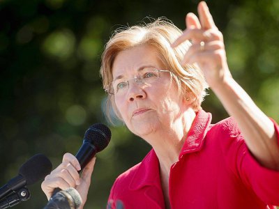 La sénatrice du Massachusetts Elizabeth Warren, le 18 octobre 2017 à Washington lors d'une manifestation - SAUL LOEB [AFP]