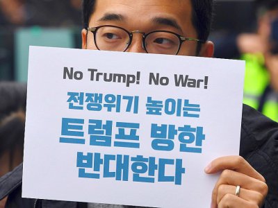 Lors d'une manifestation contre la visite en Corée du Sud de Donald Trump, le 7 novembre 2017 à Seoul - JUNG Yeon-Je [AFP]